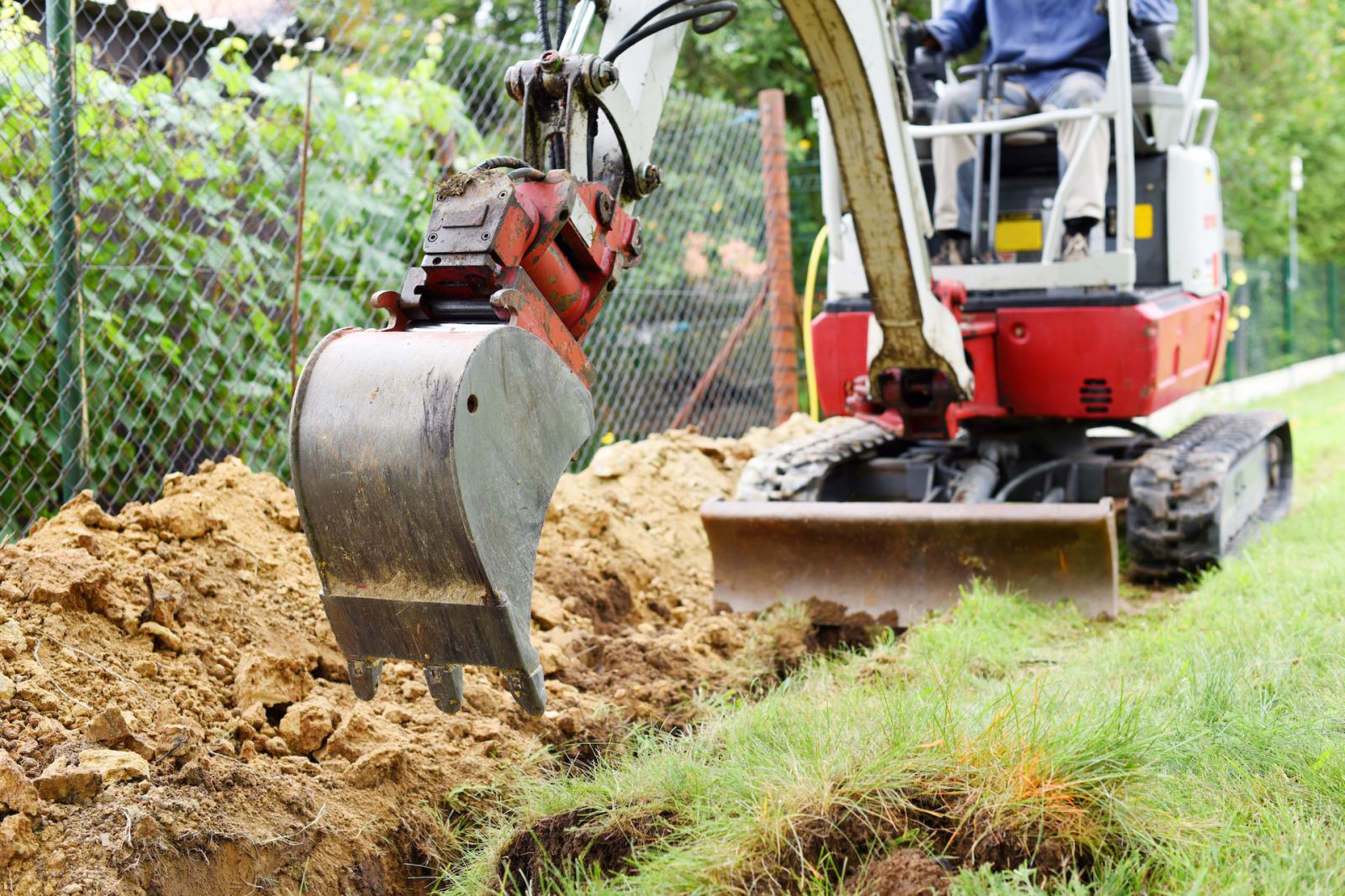 MINI EXCAVATOR