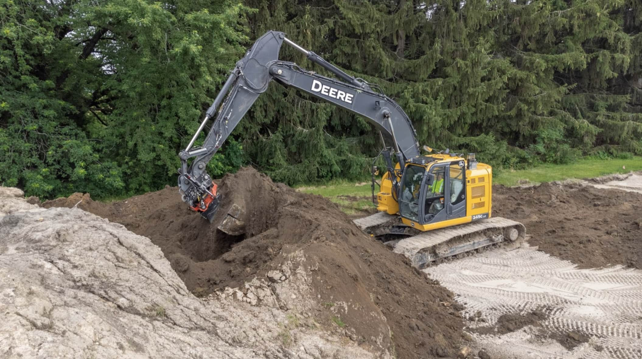 excavator backhoe difference